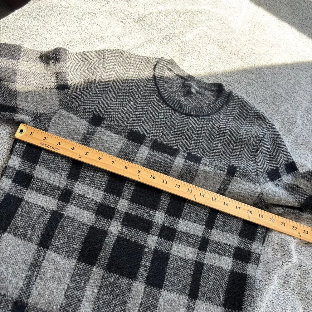 Banana Republic Mens Sweater Medium Herringbone Plaid Merino Wool Mohair 21535